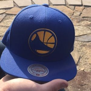 Warriors snap back hat